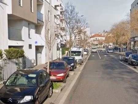 parking/box saint-priest