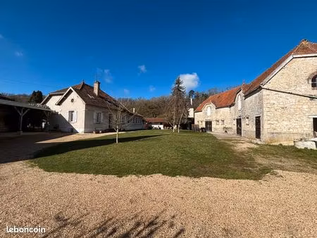 propriété de caractère – 2 maisons + dépendance de 280 m² – terrain clos de murs