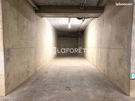 parking/box 25 m² crepieux la pape