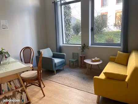 loue salle de consultation dans cabinet paramédical