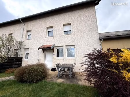 maison f4 avec terrasse  garage et place de parking