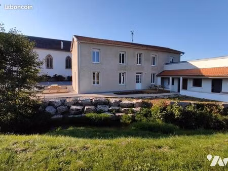 immeuble 110 m² domvallier