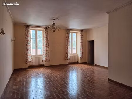 proximité du centre-ville de lamastre  grande maison avec jardin attenant