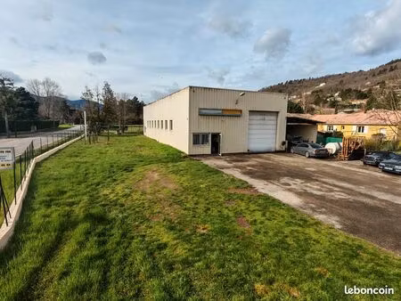 maison plus bâtiment industriel entrepôt ou local d'activité