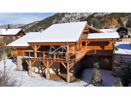 chalet 8 pièces 255 m²