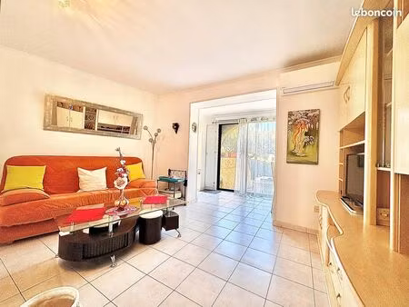 appartement t1/2 avec jardin  vue mer