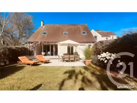 maison 7 pièces 180 m²