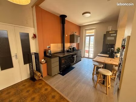 maison t6 a 5mn a pied de toutes les commoditees