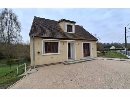 location maison  95.92 m² t-4 à pierrefonds  1 200 €