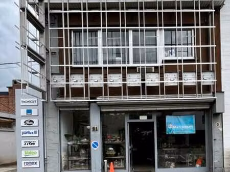 immeuble commercial avec excellente visibilité