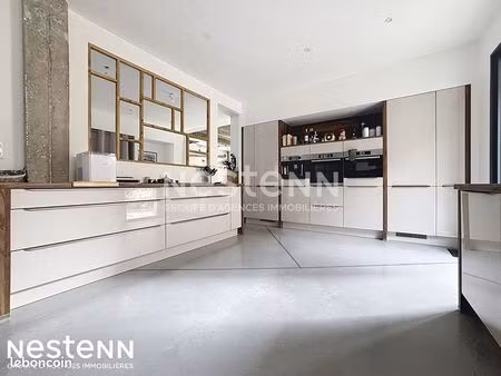 propriété 6 pièces 203 m²