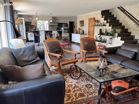 maison. 7 pièces. 168 m2