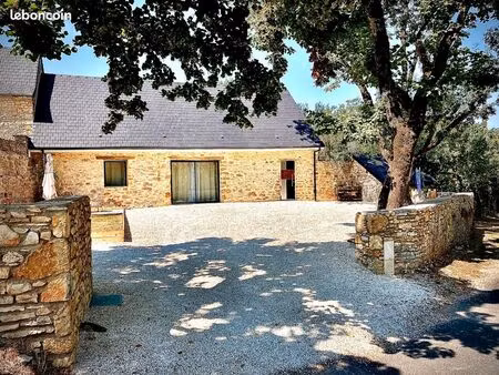 maison en pierre avec piscine et granges à restaurer proche du lac de chasteaux vente de p