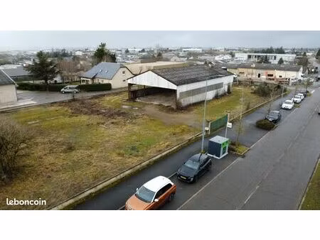 entrepôt + terrain 3000m²