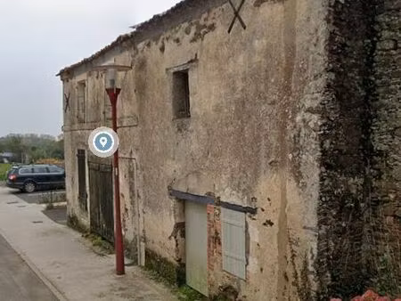 maison en pierre à rénover à 25 min de l'océan