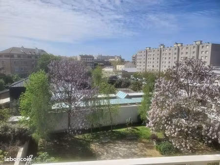 a louer t3 - spacieux et lumineux - centre-ville bourget (93) - 68 m2 + balcon 5 8 m2 + ga