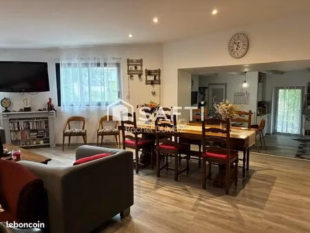 propriété 6 pièces 130 m²