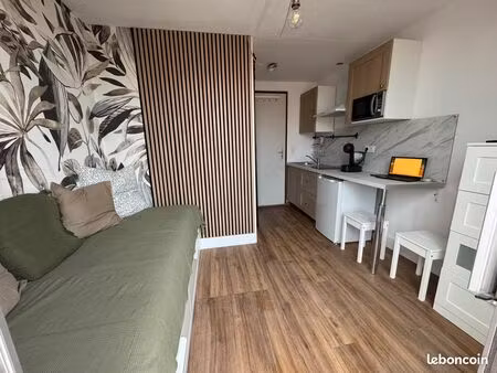 studio rénové avec terrasse – port de sausset-les-pins