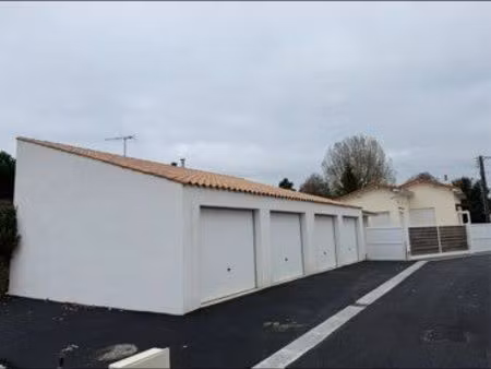 grand garage à louer