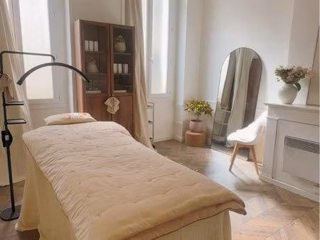 à louer – pièce esthétique dans local haut de gamme – marseille 1er