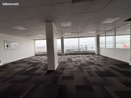 bureaux 242 m²