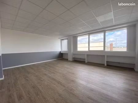 bureaux 65 m²