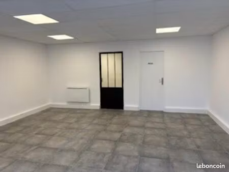 local 50 m² entièrement rénové en rdc – direct propriétaire – zi tremblay-en-france
