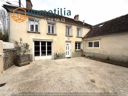 maison 8 pièces 196 m²