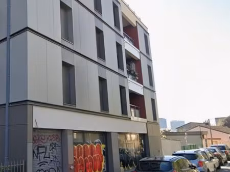 local commercial 261 m²