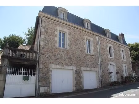 appartement a louer dans maison de ville (2 appartements)