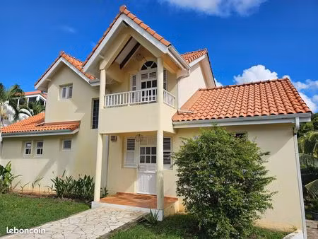 belle villa t5 avec piscine +t3