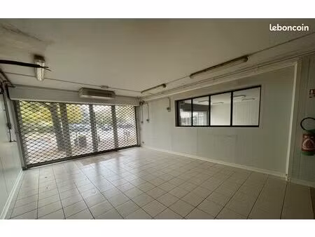 grand local à louer tous commerces 185 m2