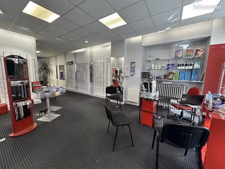 local commercial 91 m² la rochefoucauld-en-angoumois