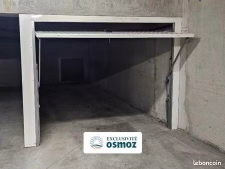 parking/box 13 m² la rochelle