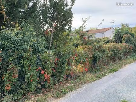 terrain 325 m² chaniers