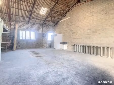 entrepôt 150 m² rognonas