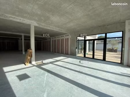 local commercial 322 m²