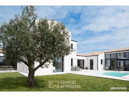 maison 8 pièces 202 m²