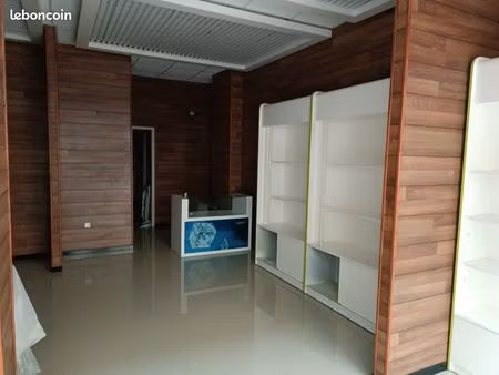 local commercial rue st jean