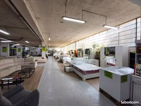 local commercial 1300 m2 créteil avec droit au bail