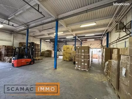 local d'activité 1 220 m²