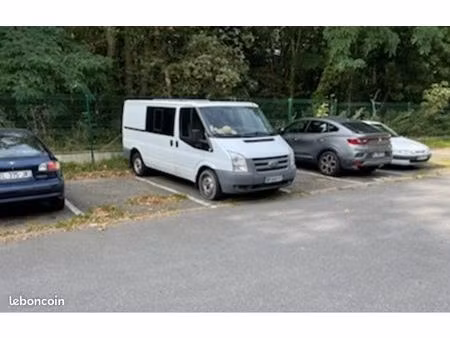 place de parking exterieur