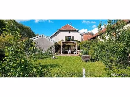 maison au calme en face du domaine de bournel à cubry