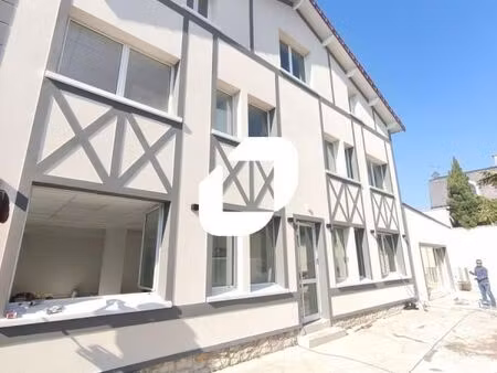 bureau 52 m²