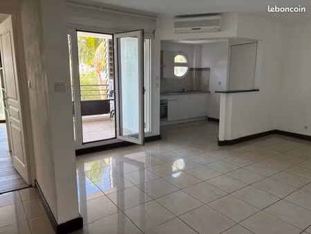 appt t2 st gilles les bains boucan canot