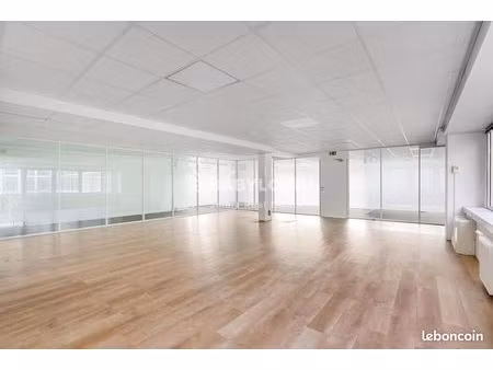 bureaux 300 m²