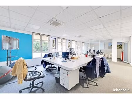 bureau 170 m²