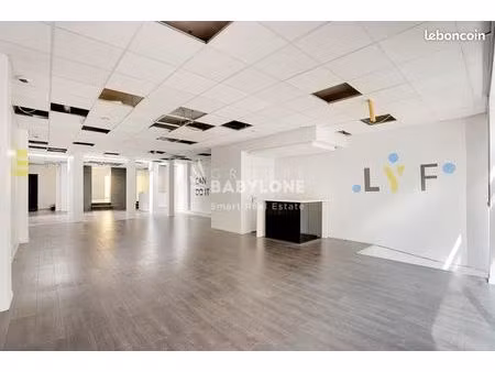 local commercial 300 m²