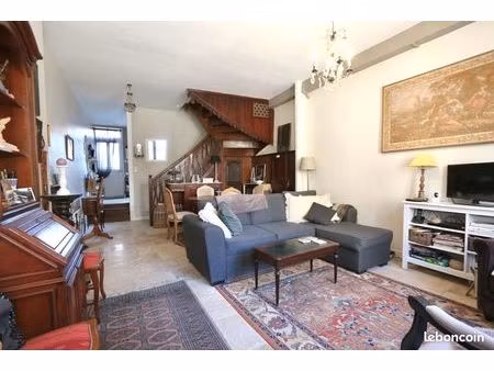 petite maison avec terrace au centre de nolay