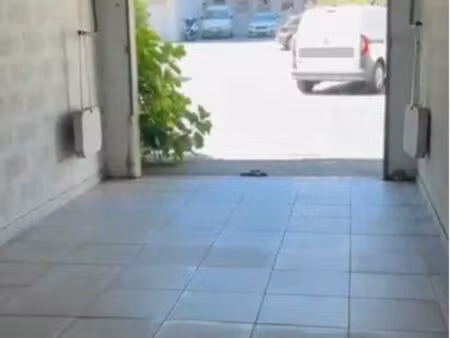 garage fréjus centre 21m2